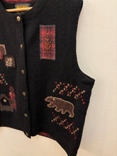 Carica l&#39;immagine nel visualizzatore di Gallery, Gilet Woolrich vintage ricamato a mano tg. L
