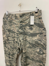 Carica l&#39;immagine nel visualizzatore di Gallery, Pantaloni cargo us air force vintage taglia W38
