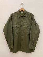 Carica l&#39;immagine nel visualizzatore di Gallery, Camicia us army OG 507 vintage taglia M
