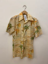 Carica l&#39;immagine nel visualizzatore di Gallery, Camicia Hawaiiana vintage tg. S
