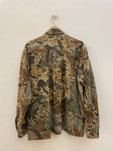 Carica l&#39;immagine nel visualizzatore di Gallery, Camicia real tree foliage hunting vintage taglia XL
