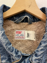 Carica l&#39;immagine nel visualizzatore di Gallery, Giacca jeans Levi’s imbottita vintage taglia M
